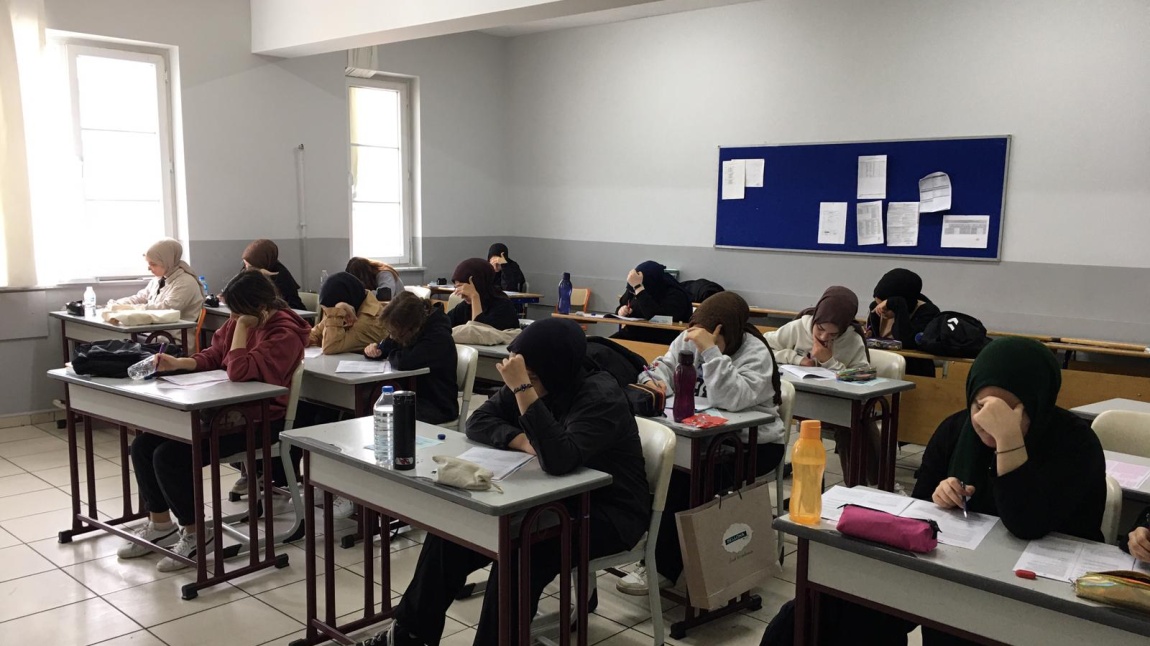 PİHMED Derneği'nin Yaptığı YKS Deneme Sınavları Devam Ediyor